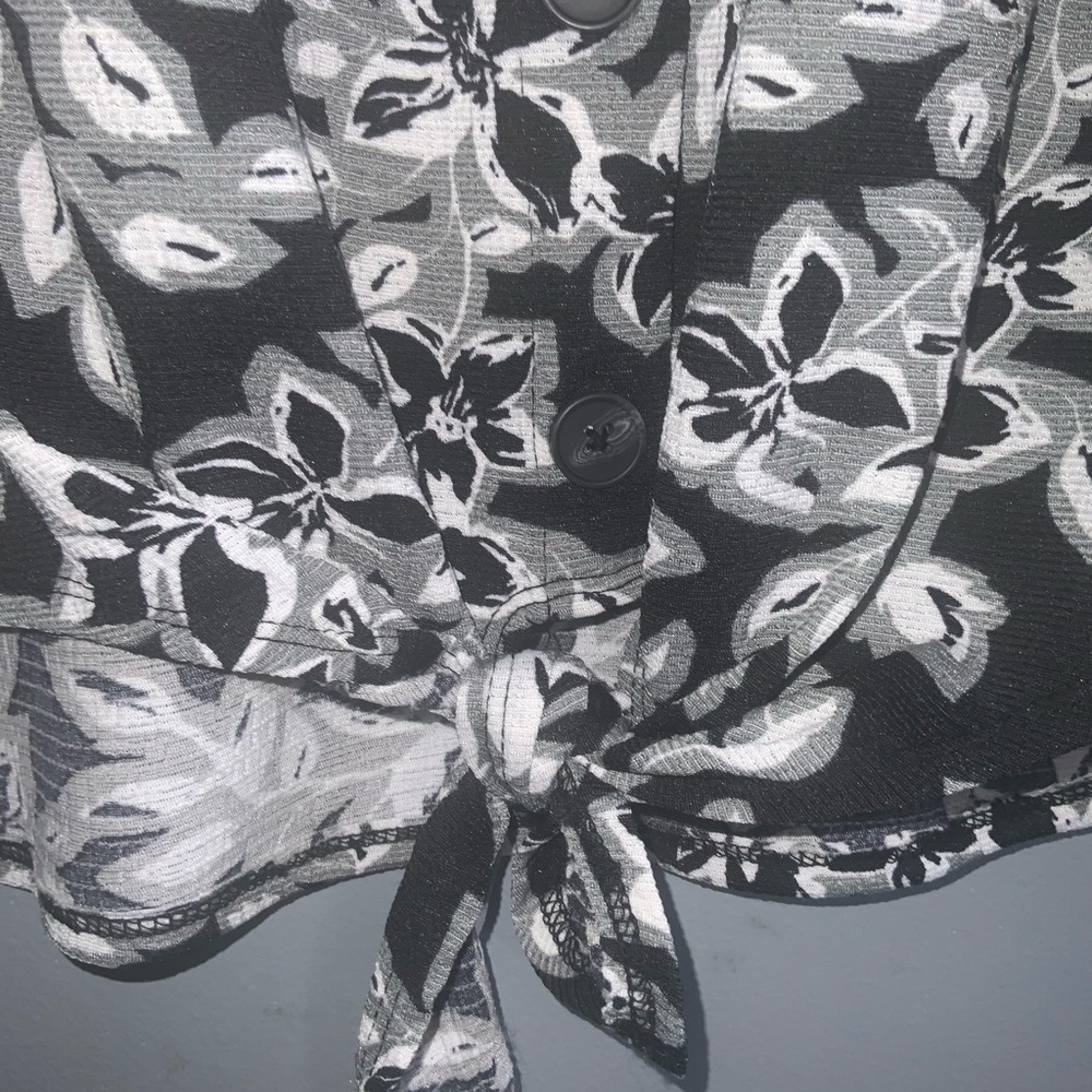Fred David Black & White Floral Sleeveless Tie Burton Front Stretch Knit Top 1X - Picture 5 of 9